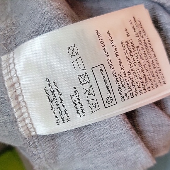 AVO MERRY CHRISTMAS Long Sleeve Shirt By Divided HM Size M - Picture 5 of 5